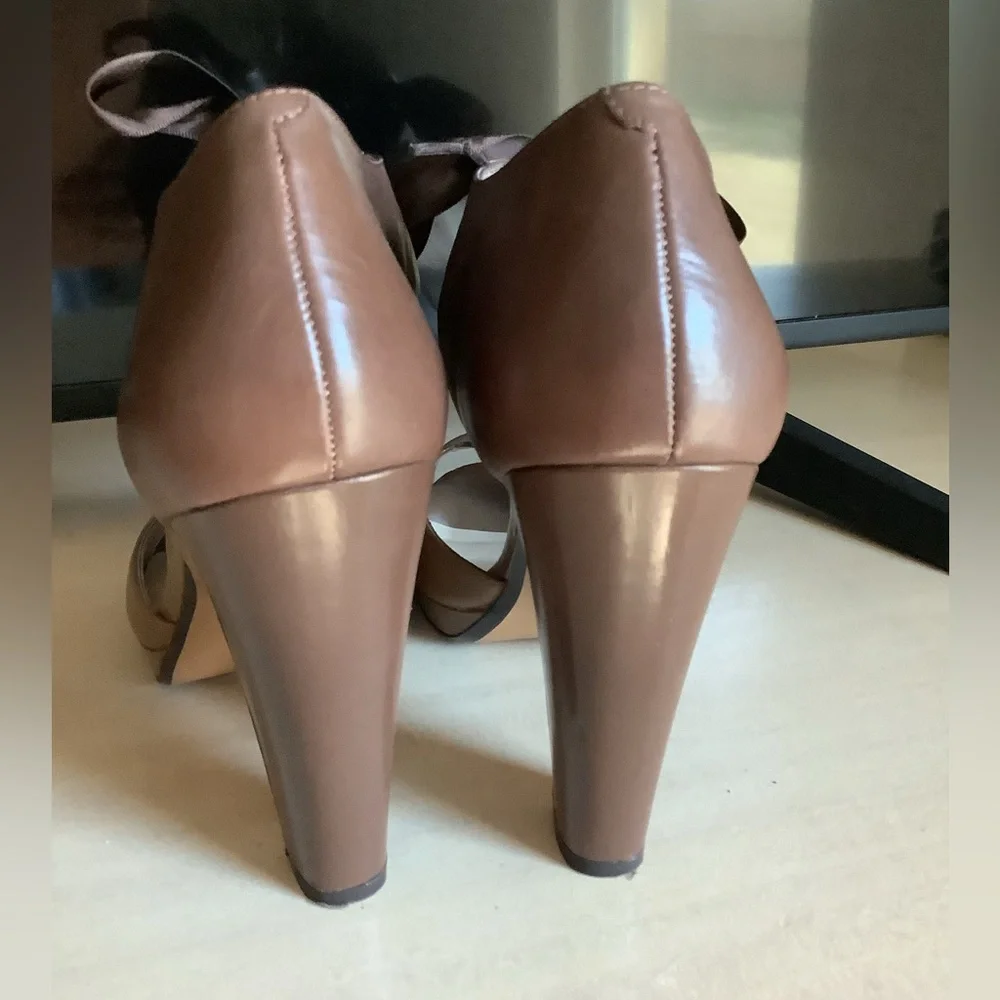 MRKT Strappy Peep Toe Heel with bow details at ankle size 10 brown - Picture 7 of 15